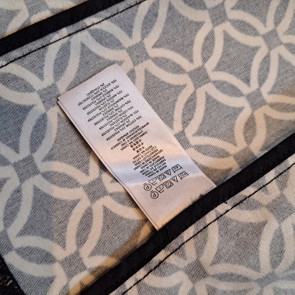 Micheal kors | Black & White blazer jacket with button details*stained neck - Picture 14 of 14